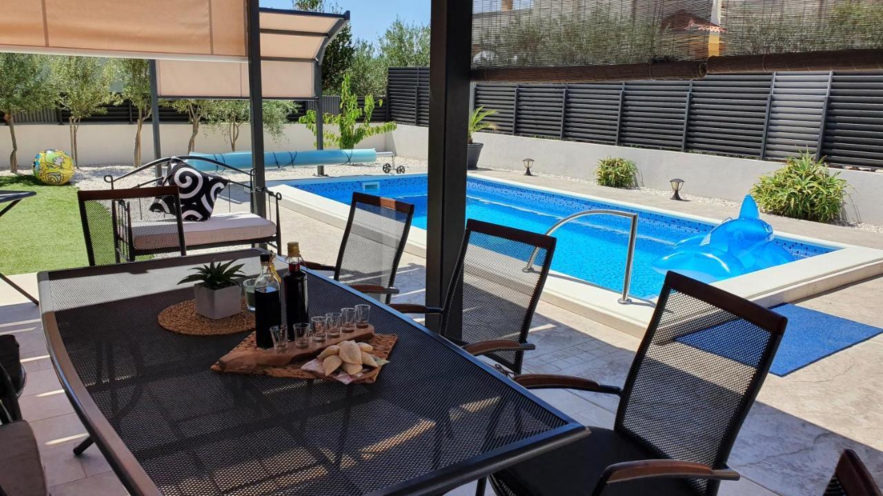Villa Fides With Private Pool, Garden And Sea View Kaštel Novi 외부 사진