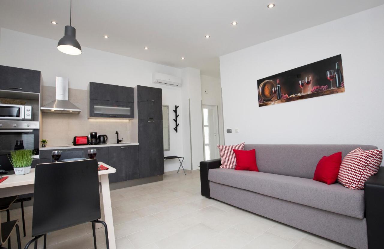 Villa Fides With Private Pool, Garden And Sea View Kaštel Novi 외부 사진
