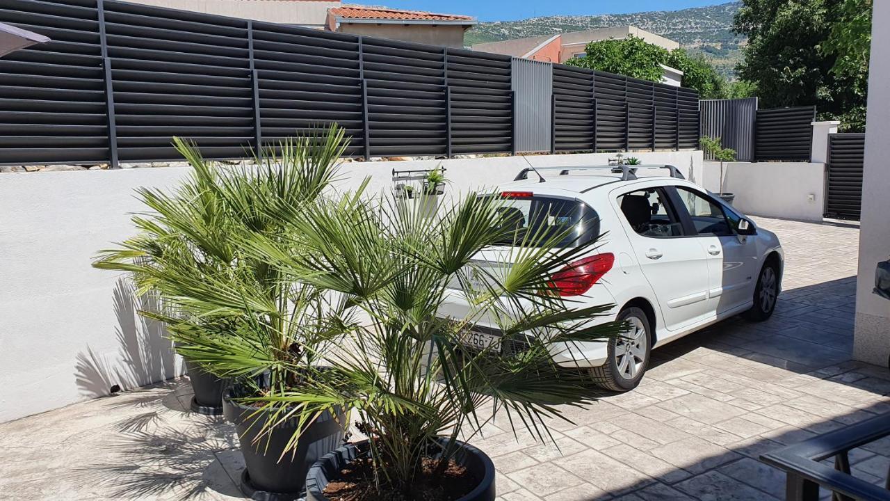 Villa Fides With Private Pool, Garden And Sea View Kaštel Novi 외부 사진