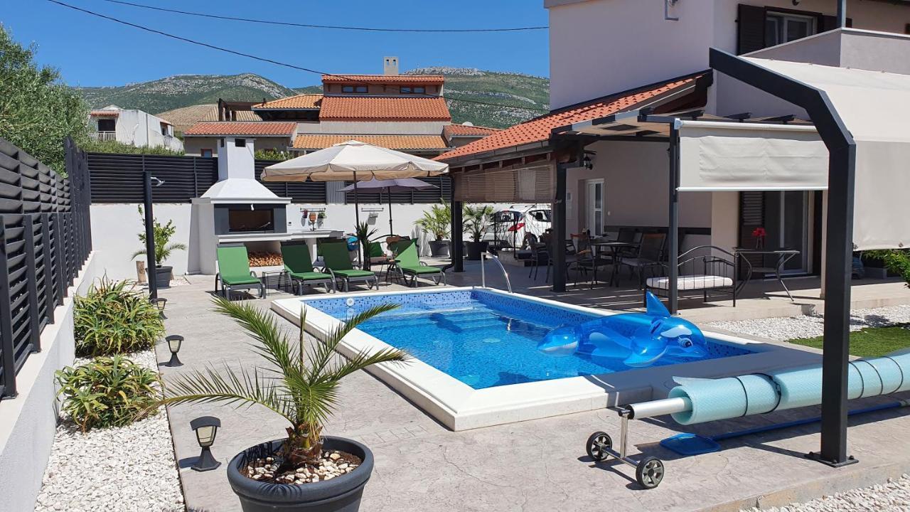 Villa Fides With Private Pool, Garden And Sea View Kaštel Novi 외부 사진