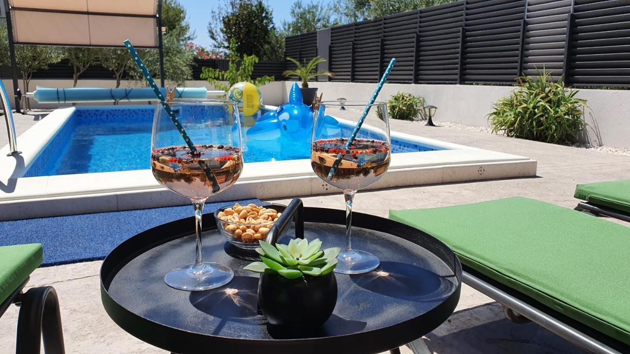 Villa Fides With Private Pool, Garden And Sea View Kaštel Novi 외부 사진