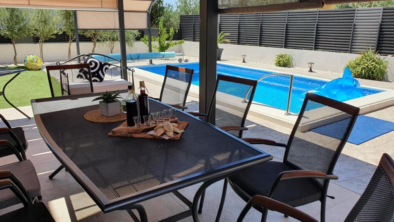 Villa Fides With Private Pool, Garden And Sea View Kaštel Novi 외부 사진