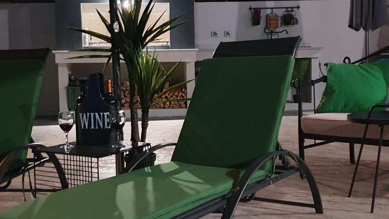 Villa Fides With Private Pool, Garden And Sea View Kaštel Novi 외부 사진