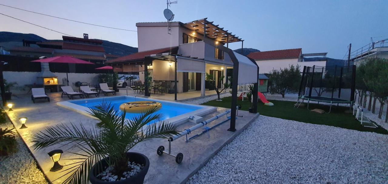 Villa Fides With Private Pool, Garden And Sea View Kaštel Novi 외부 사진