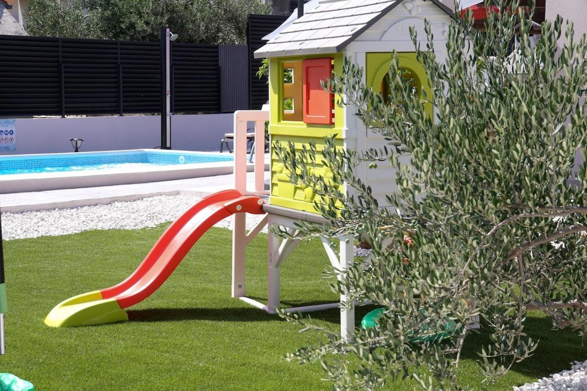 Villa Fides With Private Pool, Garden And Sea View Kaštel Novi 외부 사진