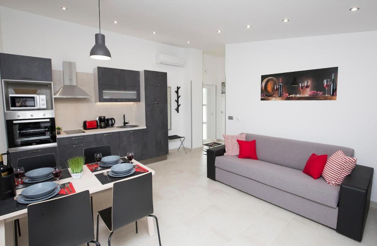 Villa Fides With Private Pool, Garden And Sea View Kaštel Novi 외부 사진