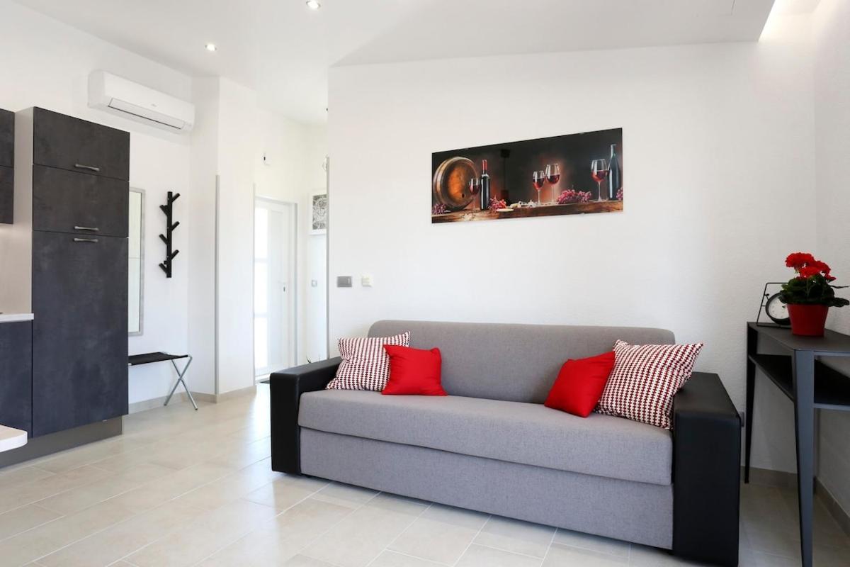 Villa Fides With Private Pool, Garden And Sea View Kaštel Novi 외부 사진